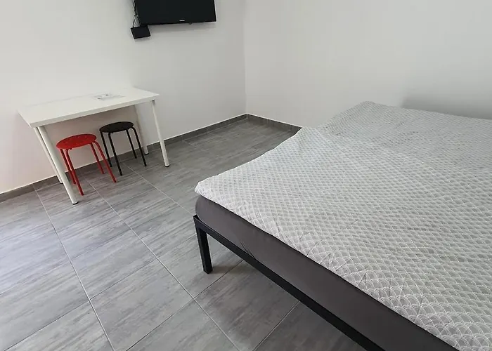 Budget Apartment Lelo Center 4